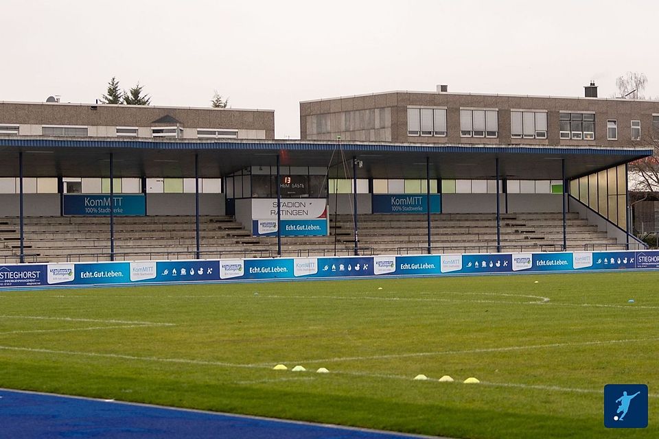Das Stadion in Ratingen soll für die Regionalliga fit gemacht werden.