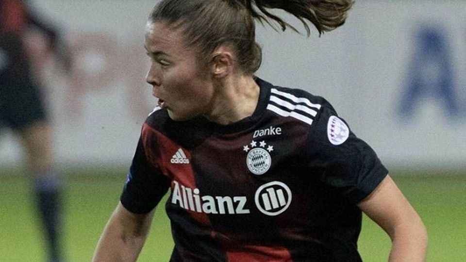 Champions-League-Einsatz in Trikot-Nr. 24: Julia Pollak spielte gegen Ajax Amsterdam von Beginn an.
