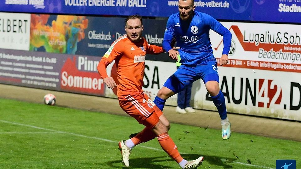 An Florian Egerer kommt nahezu kein Gegenspieler vorbei.
