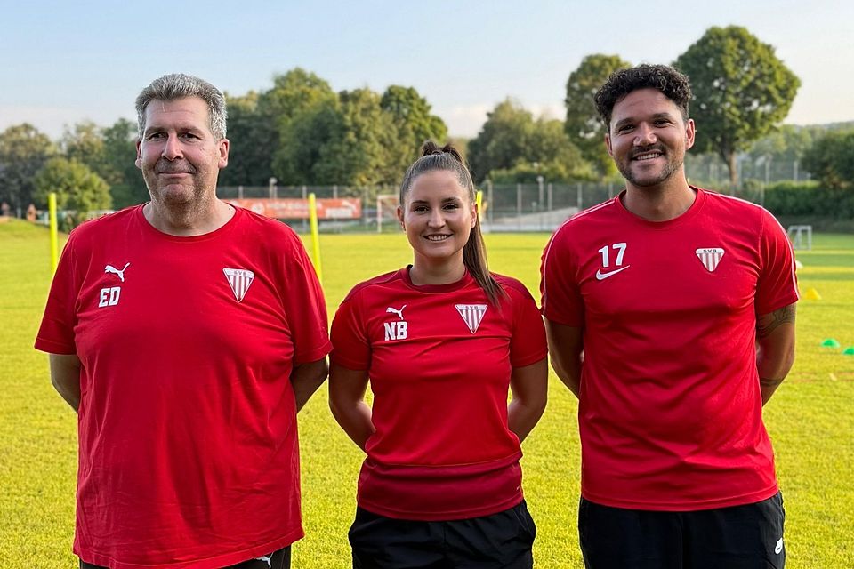 Erich Dreher, Natalie Baumann und Charly Kunze leiten die "Zwoate" des SV Bruckmühl seit Saisonbeginn. Erich Dreher, Natalie Baumann und Charly Kunze leiten die "Zwoate" des SV Bruckmühl seit Saisonbeginn.