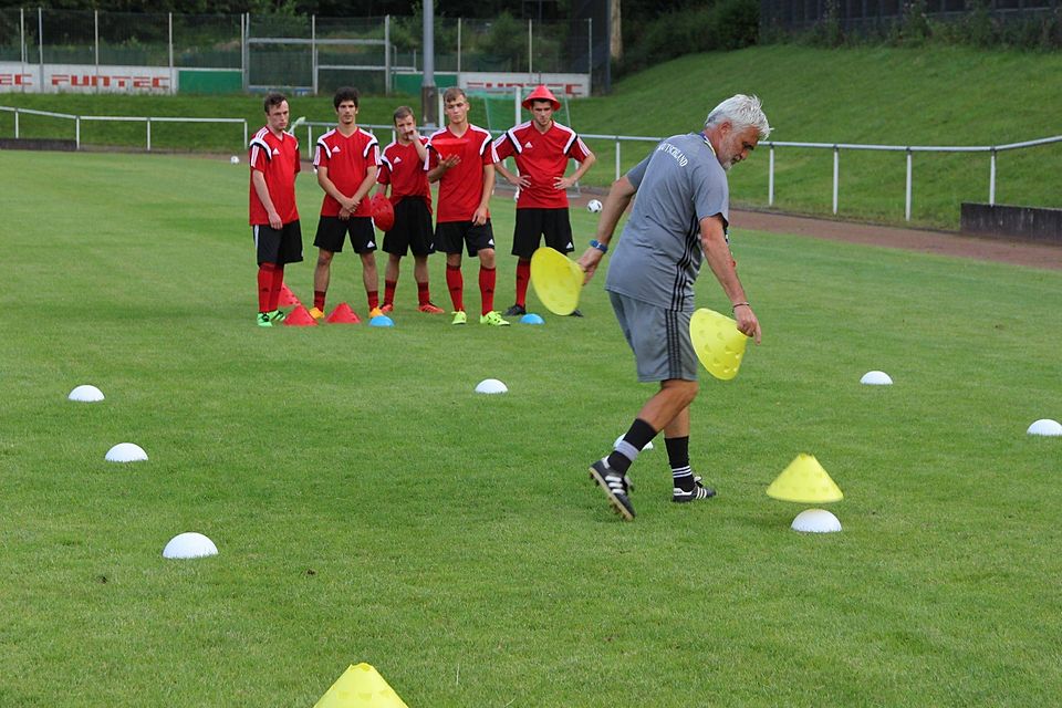 Früher für den 1.FC Nürnberg als Spieler auf dem Platz, heute Bundestrainer in besonderer Mission. Foto: Ponchon