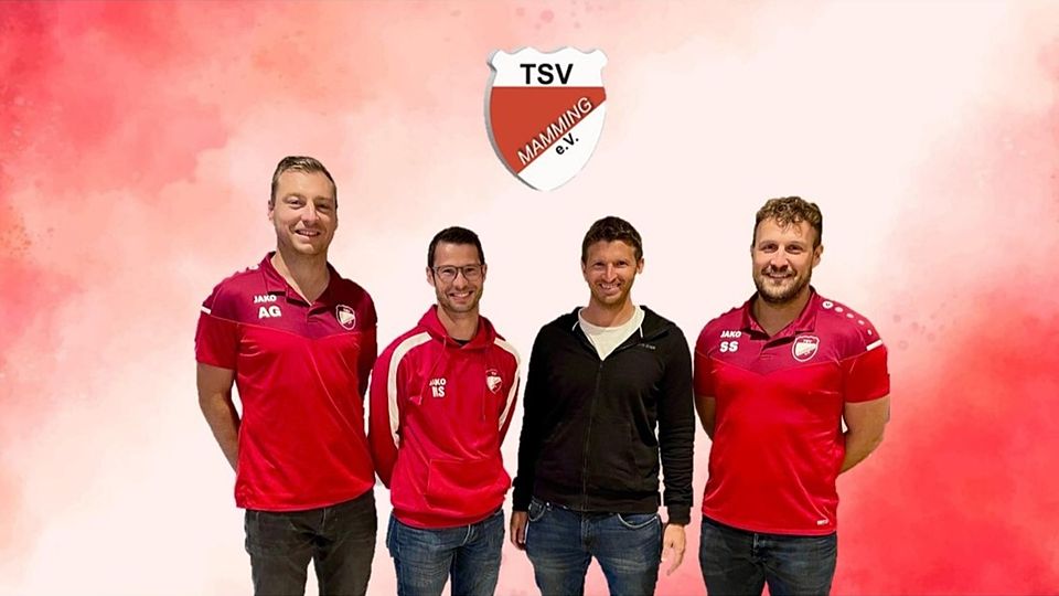 Adrian Blöchl (zweiter von rechts) ist der neue Chefanweiser des TSV Mamming 