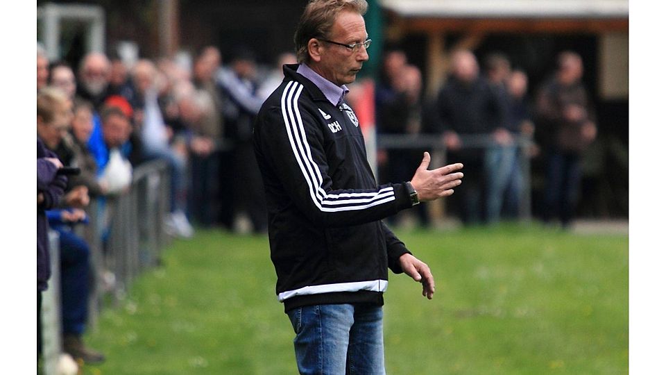 Nieder-Wiesen-Trainer Michael Scharf hält Freudentänze für verfrüht. F: Wolff