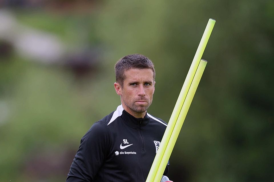 Packt selber mit an: Ex-Löwen-Kapitän Stefan Lex beim Trainingslager in Österreich. Packt selber mit an: Ex-Löwen-Kapitän Stefan Lex beim Trainingslager in Österreich.