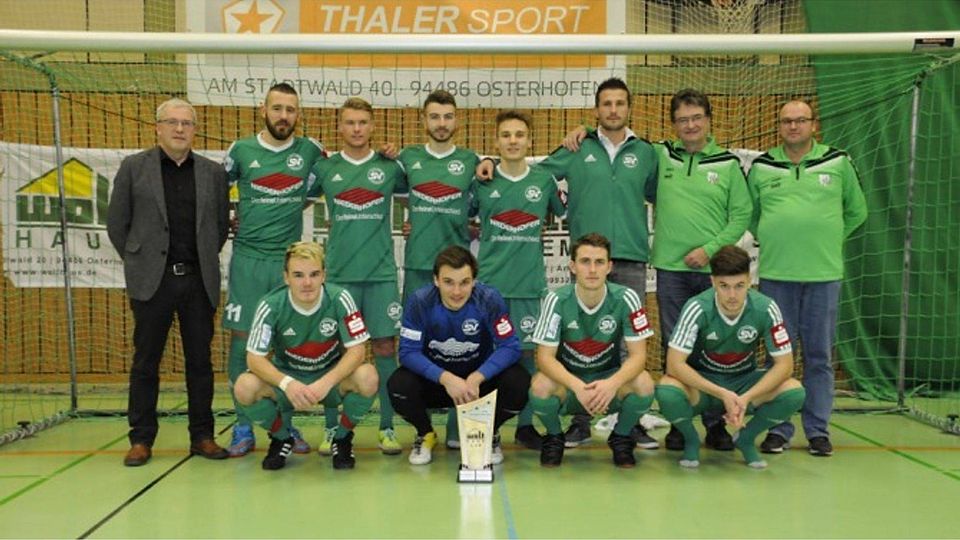 Der SV Schalding-Heining ist erneut Sieger beim Wolf-Haus-Cup in Osterhofen.