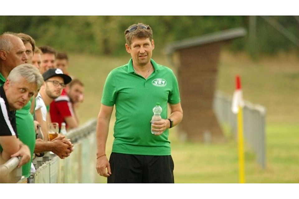 Mit TSV-Trainer Ewald Metz gelang der direkte Wiederaufstieg.