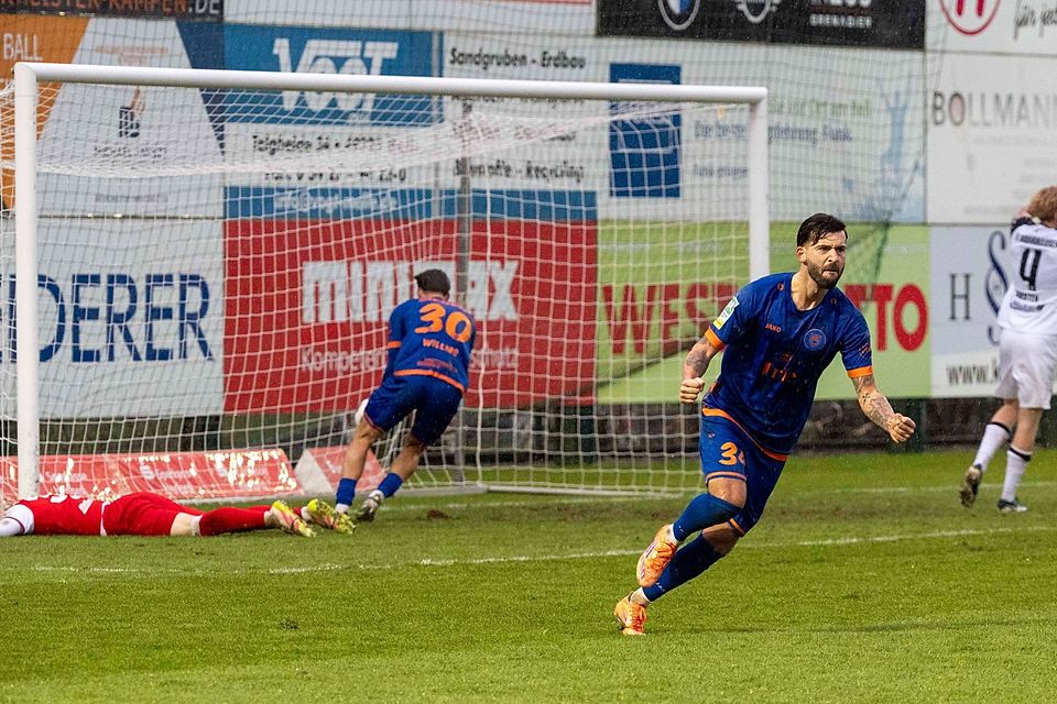 Erfolgreiche Aufholjagd für Siegen. Erfolgreiche Aufholjagd für Siegen.