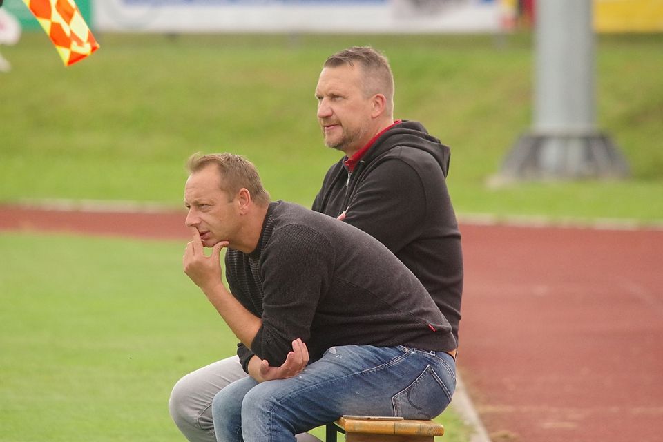 Weiterhin ein Trainerduo für den SVO: Co-Trainer Andras Schreiner und Cheftrainer Thomas Gabler (hinten).