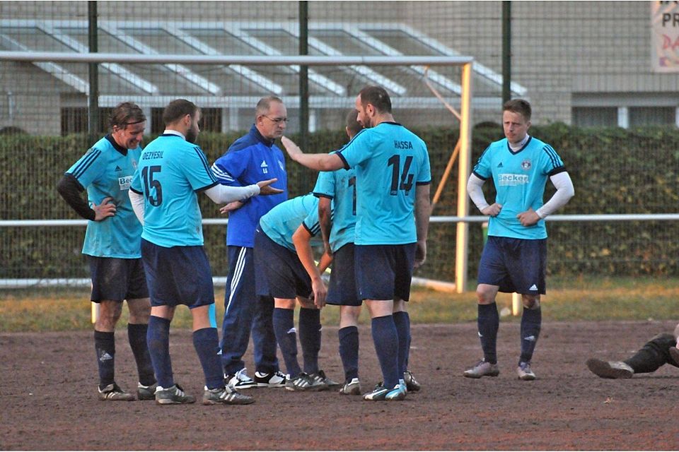 Glücklos auf der Rheingau-Alp: Der FSV um Christoph Hassa verliert in Presberg. Archivfoto: Evi Meuer