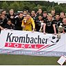Durften in Hahn den Kreispokalsieg bejubeln: Die Spieler von Gruppenligist SV Wallrabenstein. Foto: René Vigneron