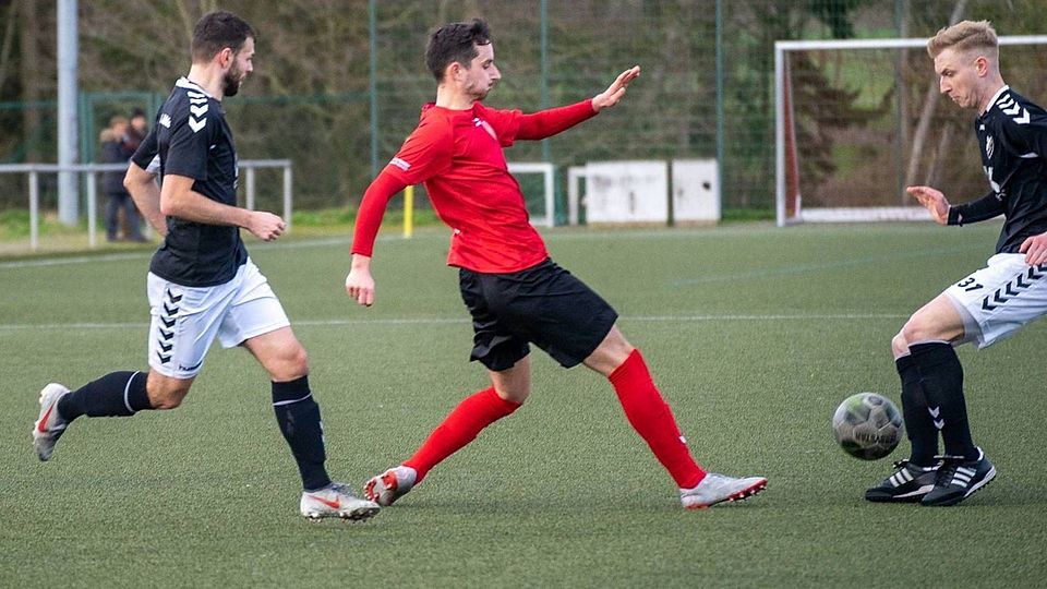 Zwei Neulinge auf einem Bild: Bad Lippspringes Artur Wiegel (links) und Philipp Auge (rechts) überzeugen im ersten Pflichtspiel für den neuen Klub.