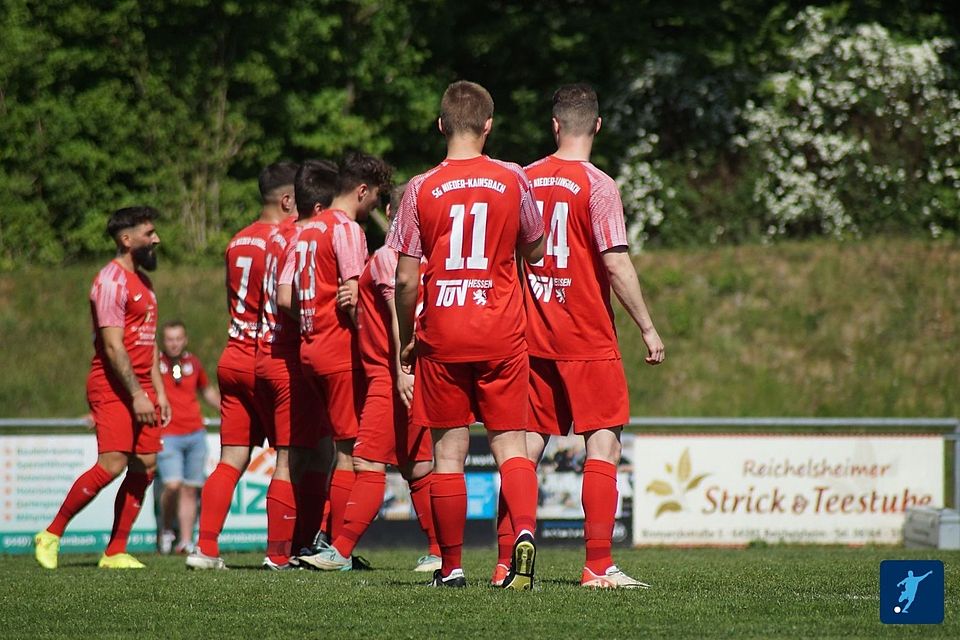 Grund zum Jubeln für Nieder-Kainsbach: Die SG gewinnt 5:4 gegen Reichelsheim. 