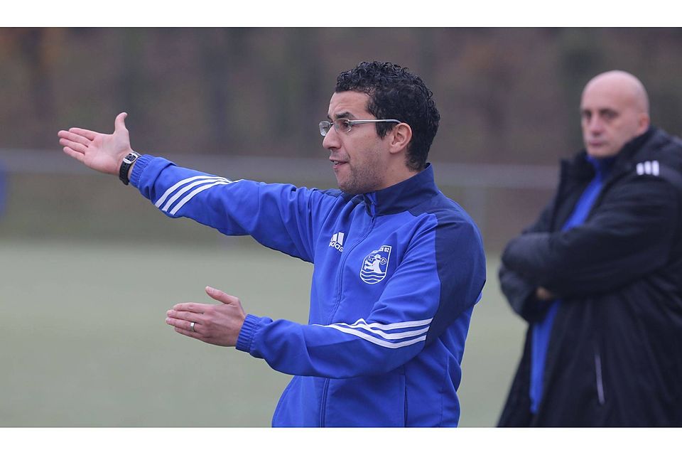 Möchte mit seiner Mannschaft die Nummer eins in Wiesbaden sein: 02-Trainer Khalid Ouhmid.  Archivfoto: Vigneron