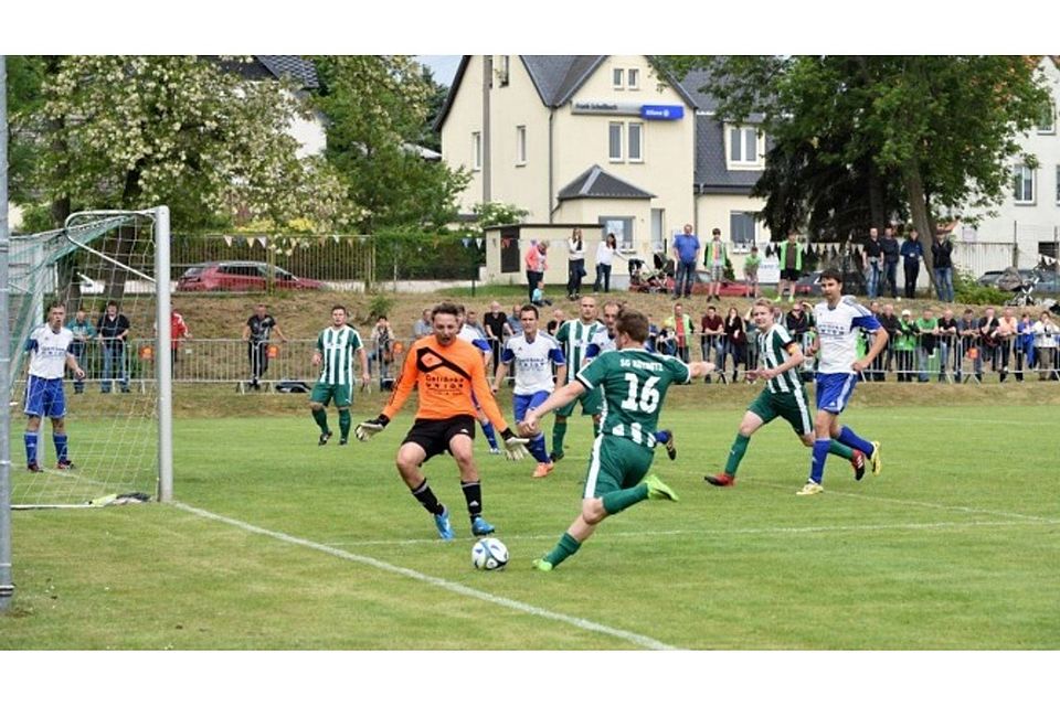 Im letztjährigen Endspiel wusste sich der LSV Tauscha gegen die SG Kreinitz (siehe Bild) durchzusetzen. Nun trifft der Titelverteidiger 2018/2019 in der 2. Runde auf den Ligakonkurrenten vom TSV Radeburg. F: Schneider