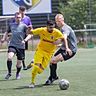 Auf dem Weg in die A-Liga lässt sich die FSG Riedrode II (am Ball Pascal Seigies) auch vom Tabellendritten SG Hammelbach/Scharbach (rechts Dennis Glesman) nicht stoppen.	