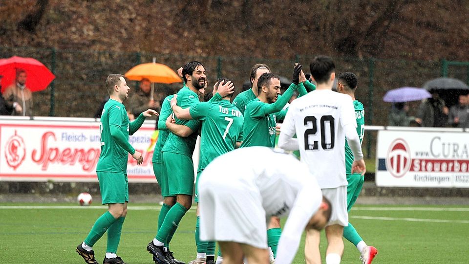 Die Pödinghauser dominierten vor allem in der ersten Halbzeit und feiern hier das 1:0 durch Orkun Tosun.