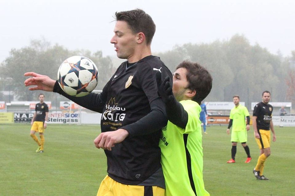 Fabian Eberle (hier beim Spiel in Weißenburg) traf gegen die SpVgg Ansbach II gleich viermal ins Tor (Foto: Mühling).