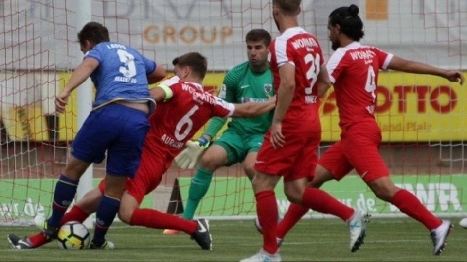 Nach dem 4:1-Sieg der Mainzer in der Hinrunde holte Wormatia Worms im Rückspiel einen 4:0-Erfolg. Archivfoto: Dinger