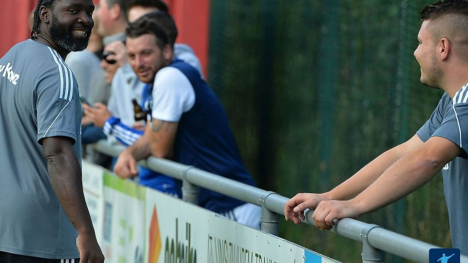 Nach dem Erfolg bei seinem Ex-Klub hatte der Konzer Trainer Oliver Hongla gut lachen.