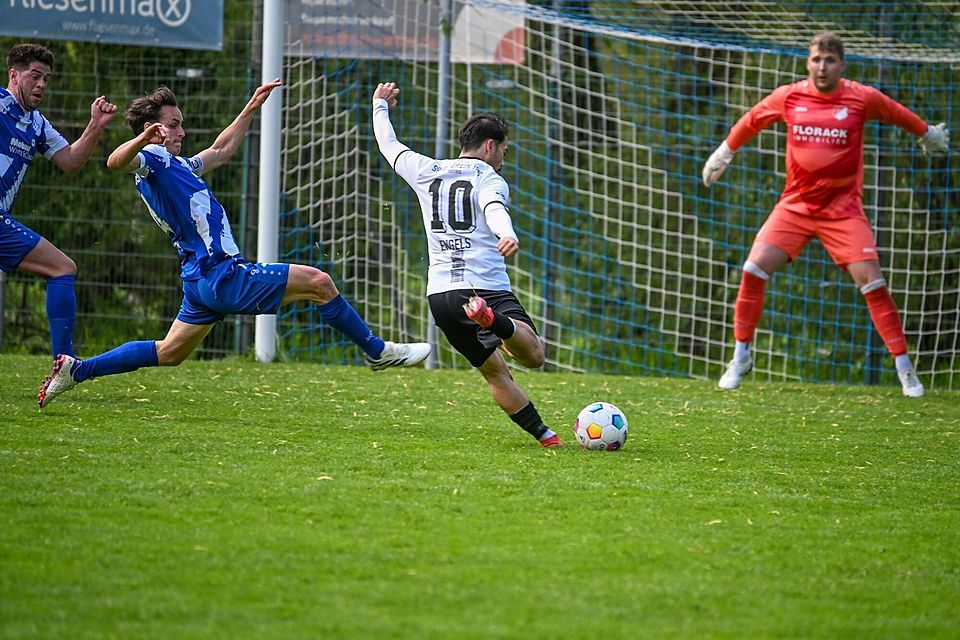 Das Ende eines sehenswerten Angriffs: Leo Engels erzielt das 2:1 für Breinig.