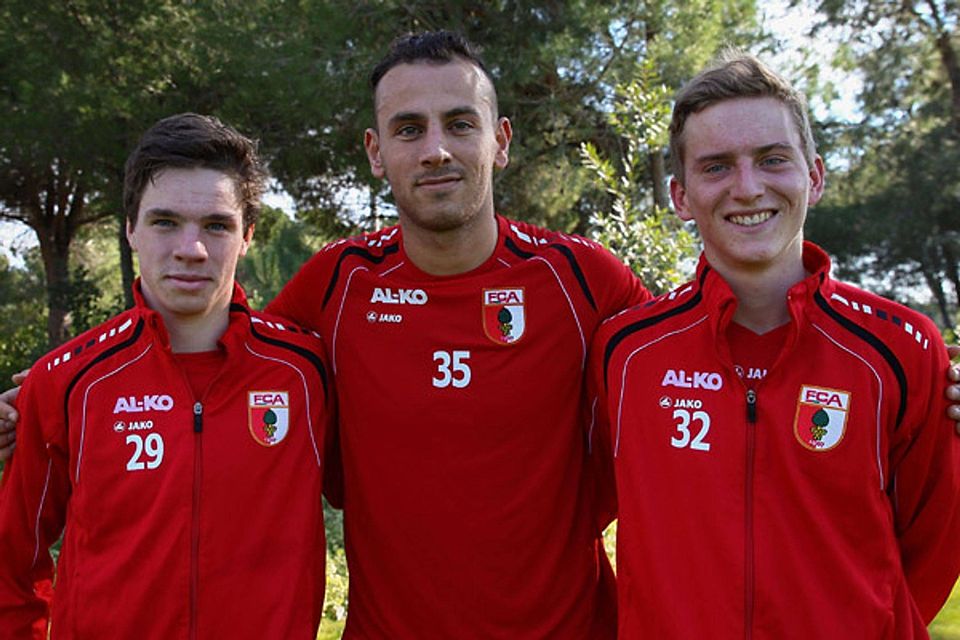 Ein Trio hat die Bundesliga im Blickfeld. Raphael Framberger, Bajram Nebihi und Maik Uhde (von links) gehören beim FCA zu den hoffnungsvollen Nachwuchsspielern.  Foto: Klaus Rainer Krieger
