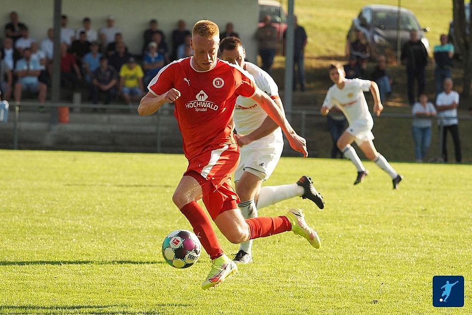 Torjäger Florian Zimmer (am Ball) war die Lebensversicherung für den SC Idar-Oberstein in der abgelaufenen Oberliga-Saison.