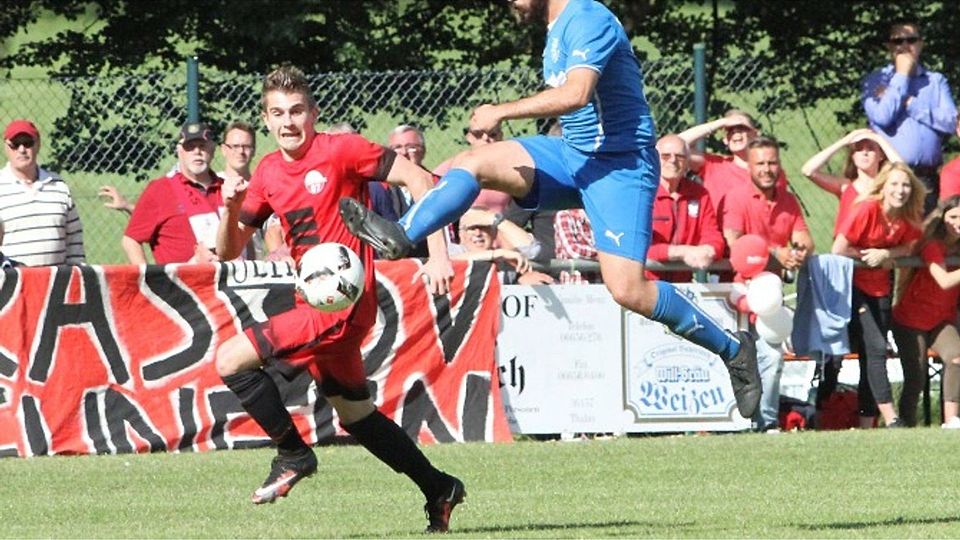 Vor über 2000 Zuschauern verpasste der FSV Thalau gegen den SV Kaufungen den Sprung in die Verbandsliga. 	Foto: Görlich