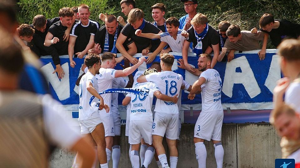 Bald jubeln in Velbert andere. 