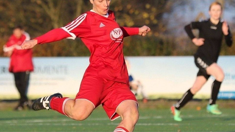 Hattrick: Die Frankfurterin Nadine Lippert traf nach der Pause dreimal in Folge.  ©Michael Benk