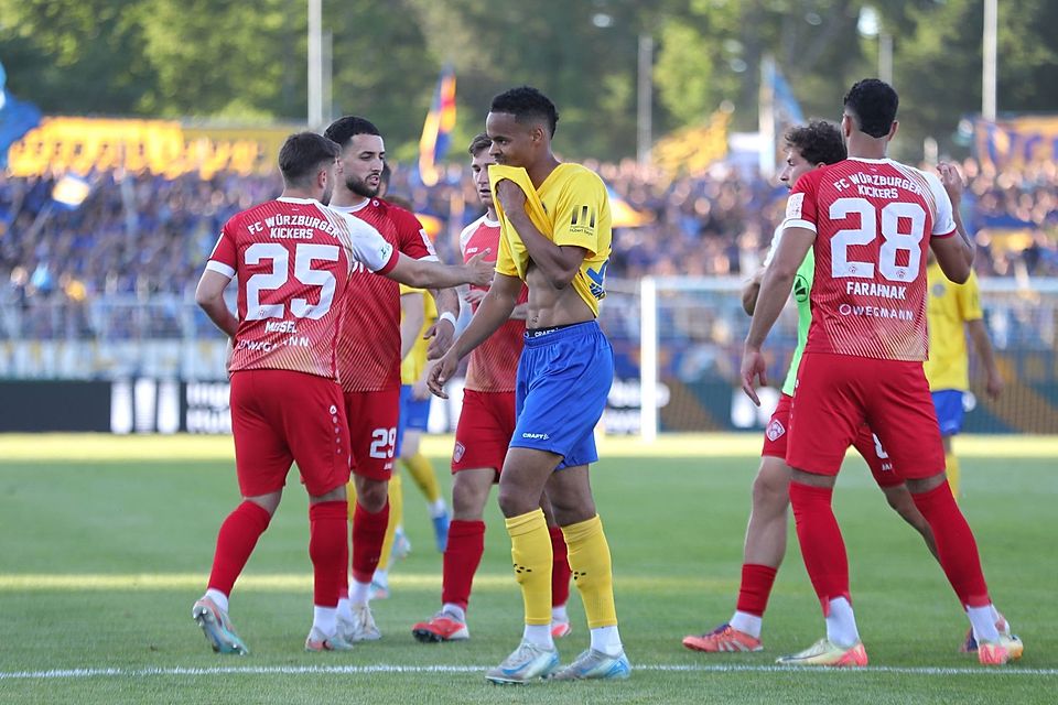 Die Kickers haben sich in Leipzig eine hervorragende Ausgangssituation für das Rückspiel in Würzburg geschaffen. Die Kickers haben sich in Leipzig eine hervorragende Ausgangssituation für das Rückspiel in Würzburg geschaffen.
