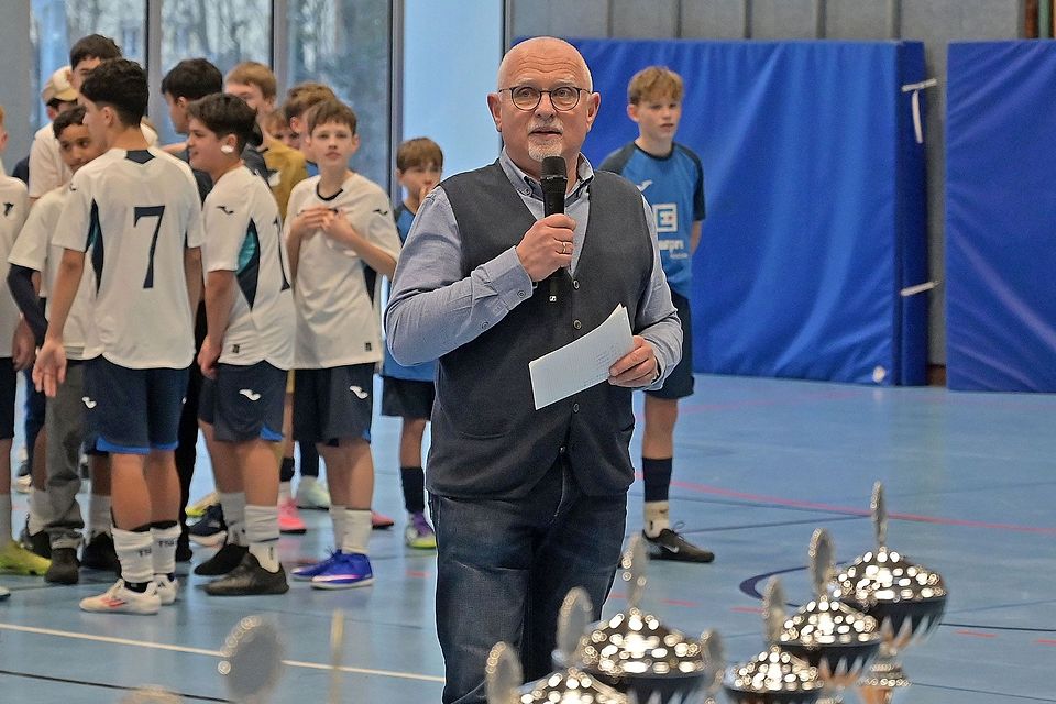 SV-Vorsitzender Peter Flaig bei der Siegerehrung