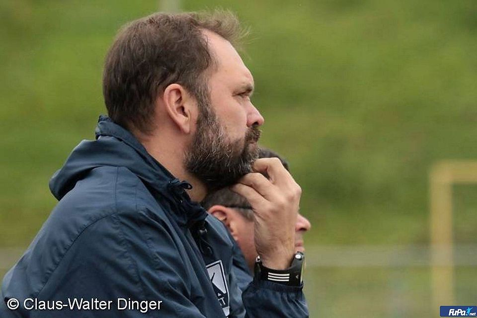 Sascha Meeth trainiert auch kommende Saison den TSV Schott Mainz.