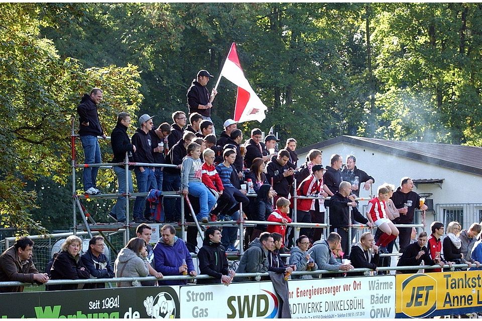 In Dinkelsbühl wird gefeiert: Die Sporfreunde besiegten den TSV Nördlingen im prestigeträchtigen Derby mit 2:0. F: Meier
