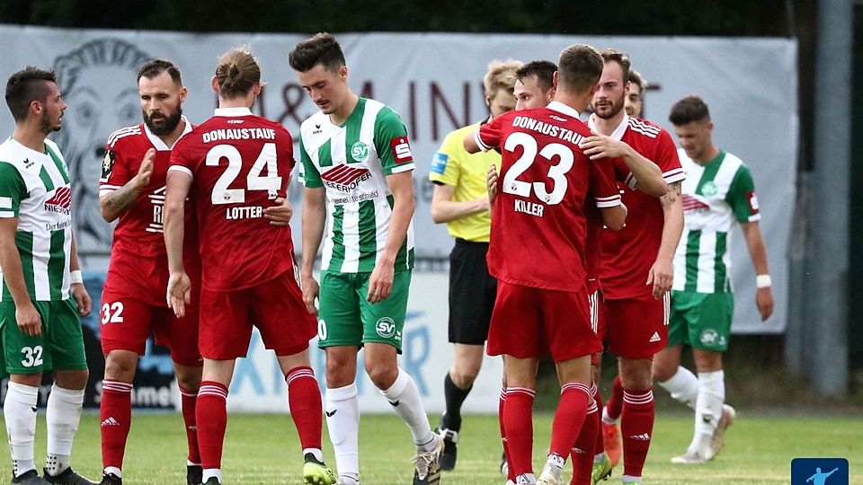 Im vergangenen Sommer hielt der SV Donaustauf (in rot) den SV Schalding-Heining mit 3:1 in Schach 