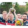 So sehen Kreispokalsieger aus: Die Fußballer des 1. FC Nordenham gewannen am Samstag das Endspiel in Elsfleth mit 4:1. Dennis Weiß