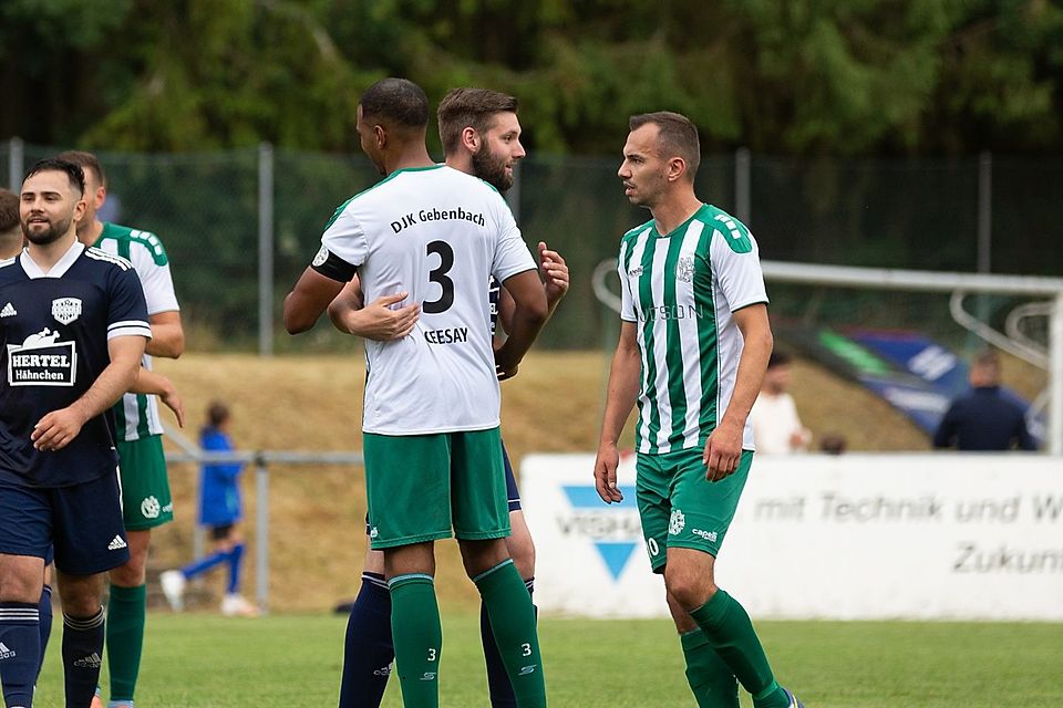 Halten die Gebenbacher Spieler dem Druck Stand am letzten Spieltag? Zahlreiche Ausfälle wie der von Mittelfeld-Regisseur Timo Kohler (rechts) machen die Sache nicht einfacher...