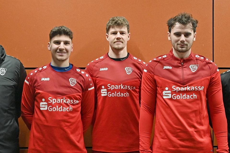 Trainingseinstand beim VfB: (v. l.) Arian Kurmehaj, Fabian Porr, Tobias Heckl starteten in die Wintervorbereitung.
