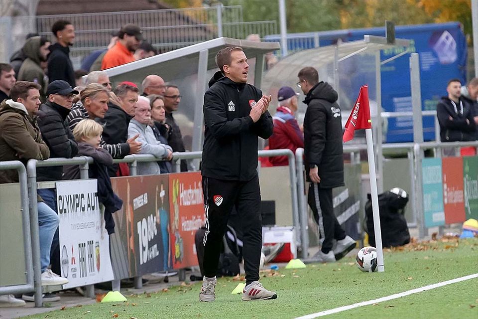 Neutrainer Martin Genz (Kaltenkirchener TS) darf mit dem bisher Erreichten mehr als zufrieden sein beim Aufsteiger Neutrainer Martin Genz (Kaltenkirchener TS) darf mit dem bisher Erreichten mehr als zufrieden sein beim Aufsteiger