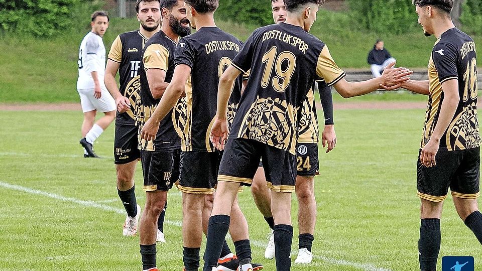 Dostlukspor Bottrop entscheidet ein hitziges Duell für sich. 