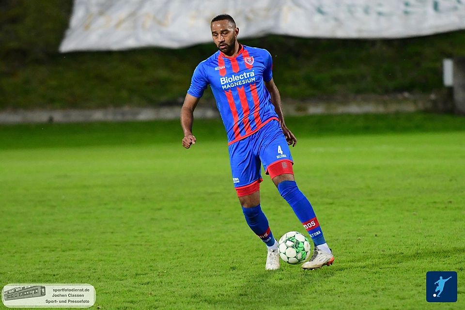 Schießt Uerdingen zum Sieg: Babacar M'Bengue.