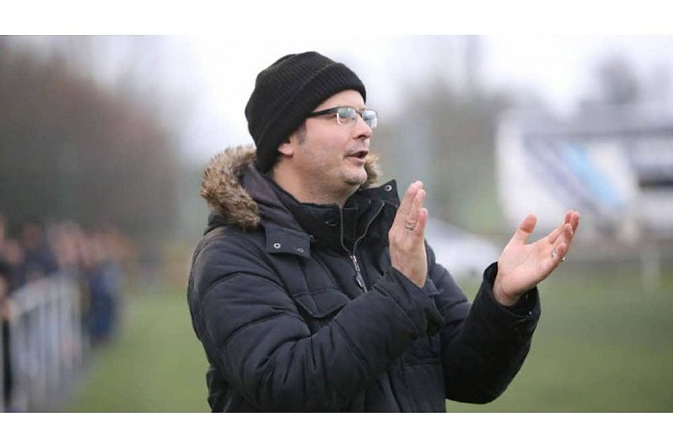Für Schönenbachs Trainer Slobodan Kresovic ist ein Dreier seiner Mannschaft  gegen  Heiligenhaus II Pflicht. Foto: Giesen