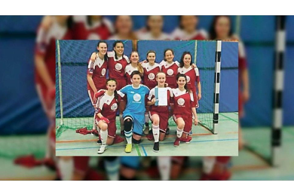 Die Urkunde besagt’s: Tettnangs B-Juniorinnen stellen in der Halle das drittbeste Team in Württemberg. Foto: Verein