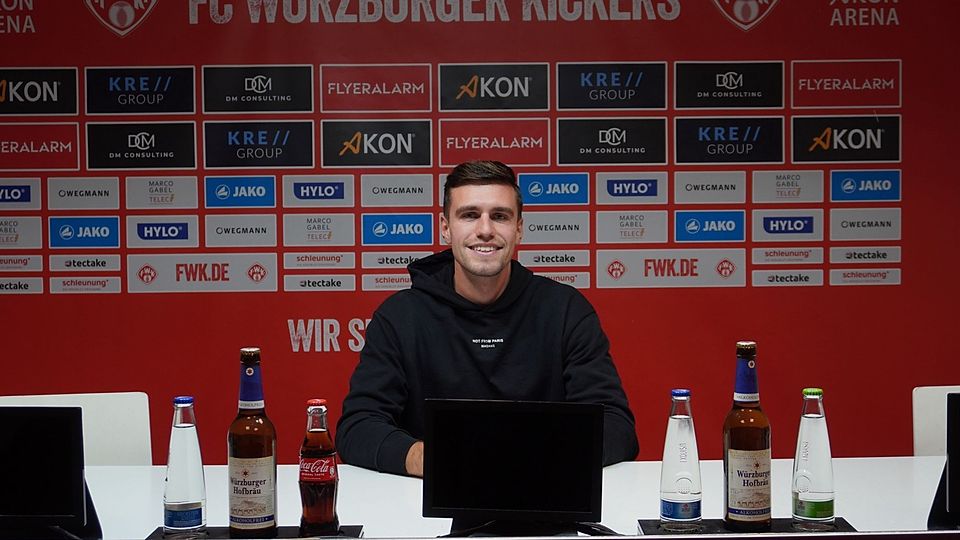 Johann Hipper bei seiner Vorstellung in Würzburg.