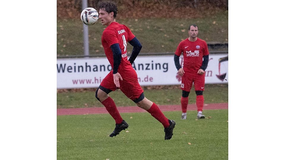 Mit breiter Brust wollen sich der SCBV und Manuel Rook in der Kreisliga-Rückrunde hocharbeiten.