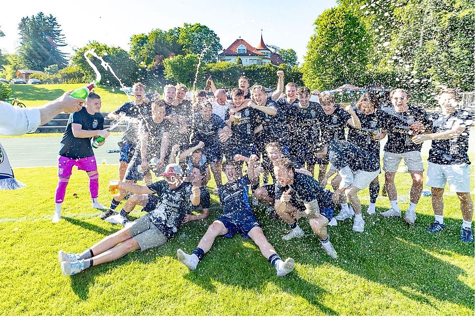 ..., denn wer vom Pyro verschont wurde, bekam in Feldafing zumindest Sekt in die Augen.