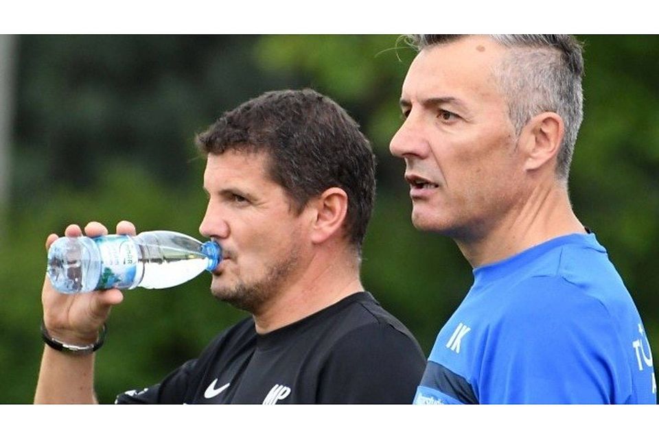 Wieder keine Punkte für Janick Reitz (rechts) und seinen SC Ichenhausen, der zuhause mit 0:1 gegen den FV Illertissen II (links Simon Fischäss) verlor.	Foto: Ernst Mayer