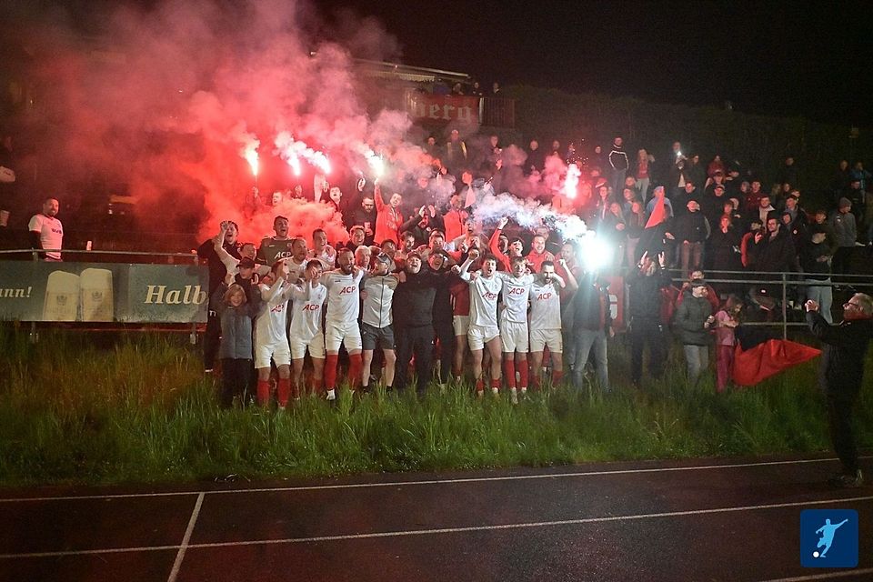 Vor einem halben Jahr wurde Sinani mit dem "Sturm" Meister der Landesliga Mitte Vor einem halben Jahr wurde Sinani mit dem "Sturm" Meister der Landesliga Mitte