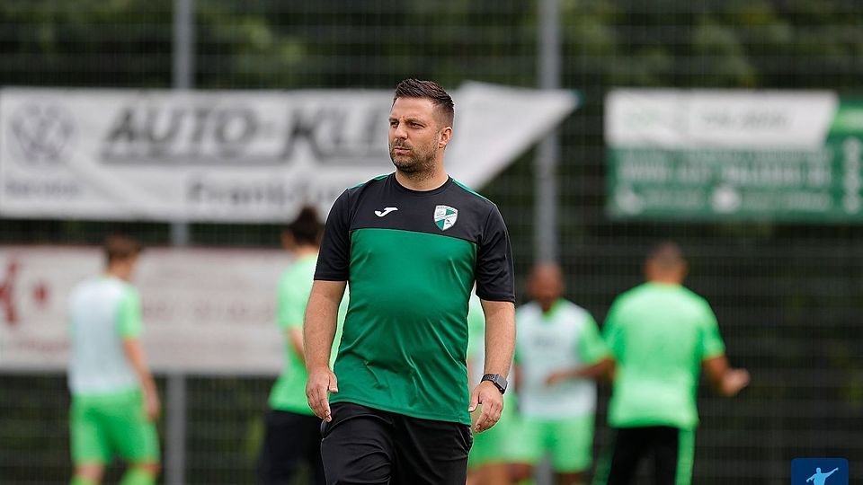 Benjamin Apidopoulos (im Bild) wurde beim SV Zeilsheim von seinen Aufgaben als Co-Trainer entbunden. 