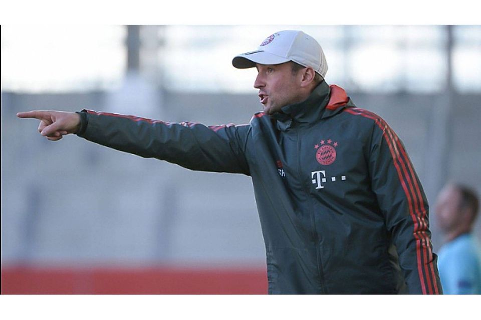 Der Anführer der kleinen Bayern: Sebastian Hoeneß, 37, trainiert die jüngste Mannschaft der 3. Liga. &lt;em&gt;Foto: Sven Leifer&lt;/em&gt;