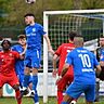 Auch nächste Saison Kontrahenten in der Landesliga? Die Spieler des SV Rust und FV Langenwinkel.